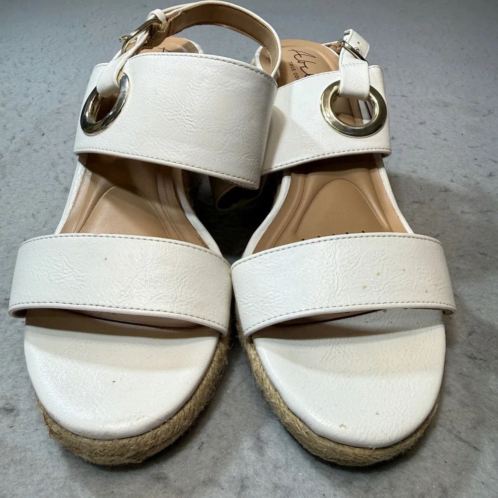 Abella Wedge Sandals Womens 10 White Espadrille Slingback Gold Ring True Comfort